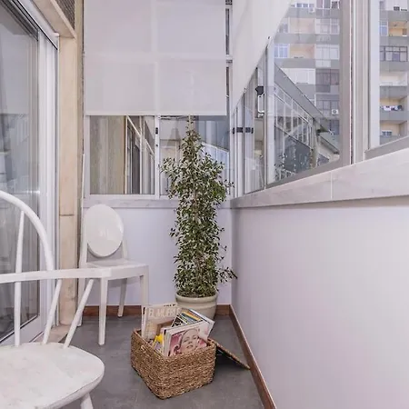 Lägenhet Cozy 3 Bedroom In Front Of The Subway *