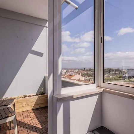 Lägenhet Cozy 3 Bedroom In Front Of The Subway