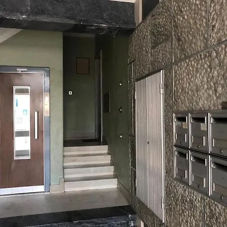 Cozy 3 Bedroom In Front Of The Subway Lägenhet