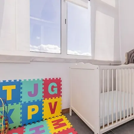 Lägenhet Cozy 3 Bedroom In Front Of The Subway Lisboa